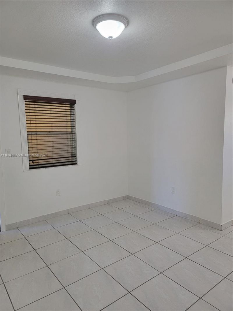 1975 NE 135th St, Unit 2I, North Miami, FL 33181 Photo