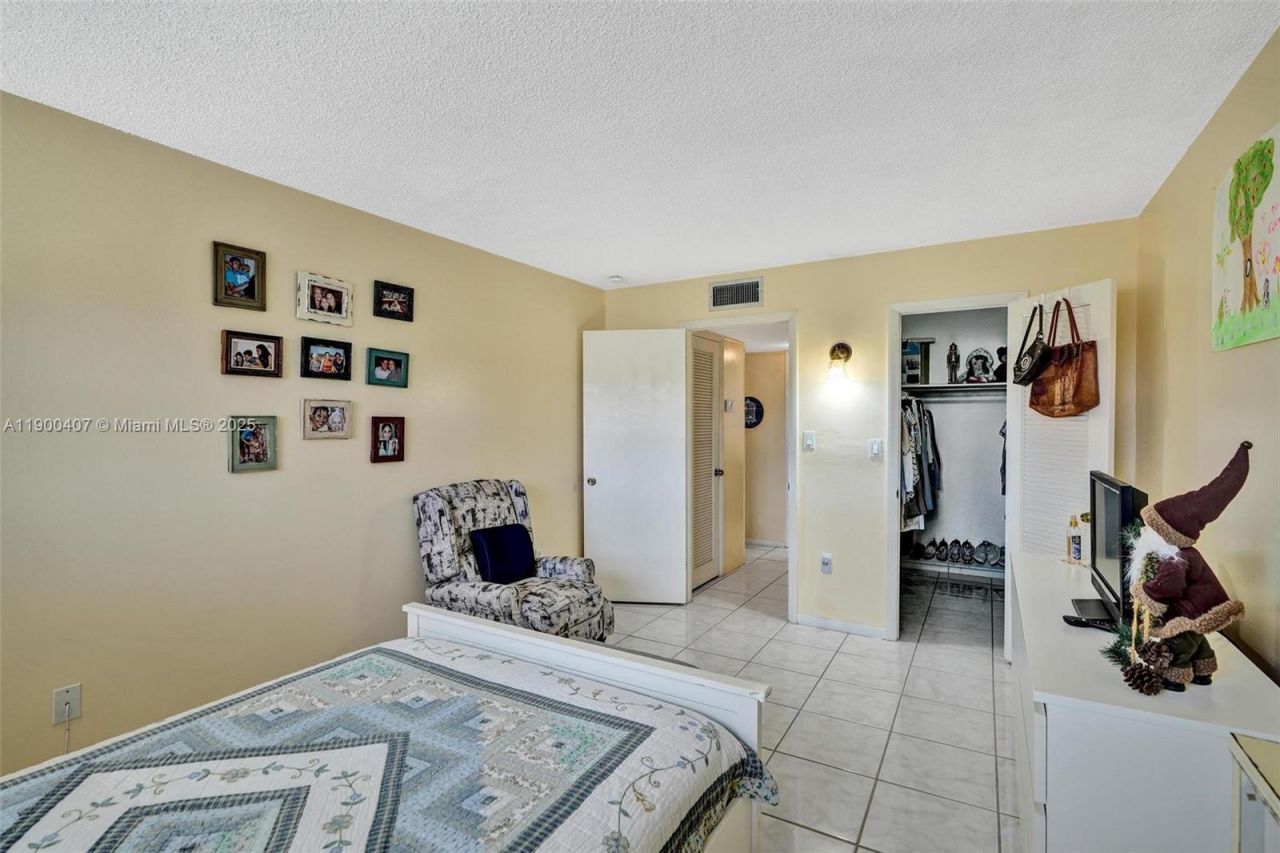 2791 N Pine Island Rd, Unit 205, Sunrise, FL 33322 Photo