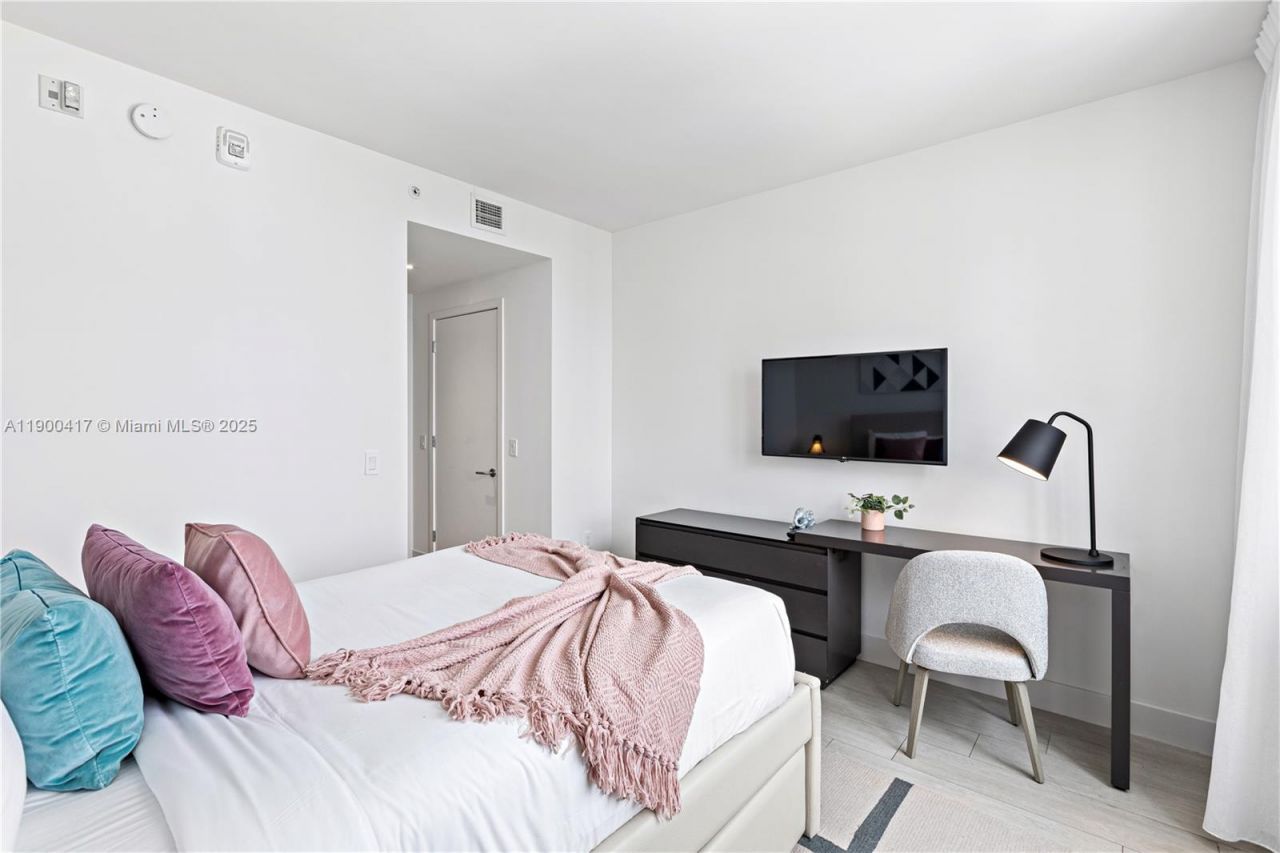 4010 S Ocean Dr, Unit R1701, Hollywood, FL 33019 Photo