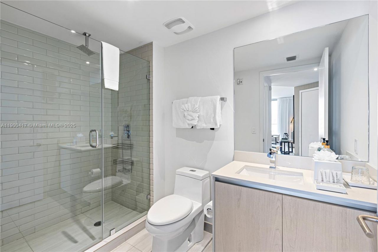 4010 S Ocean Dr, Unit R1701, Hollywood, FL 33019 Photo