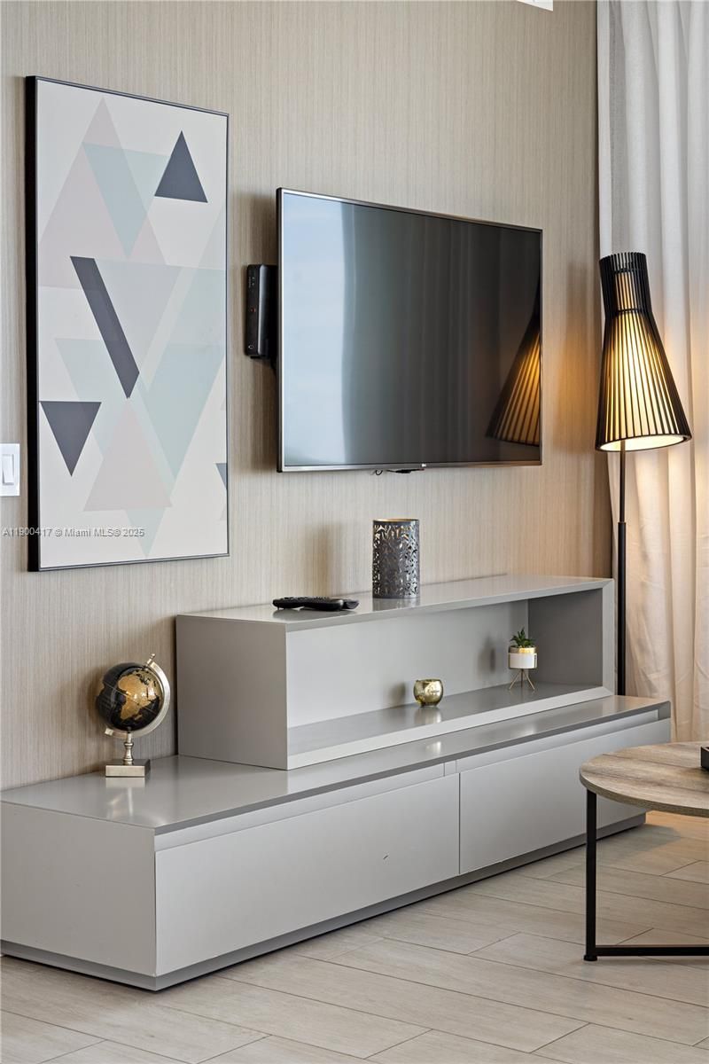 4010 S Ocean Dr, Unit R1701, Hollywood, FL 33019 Photo