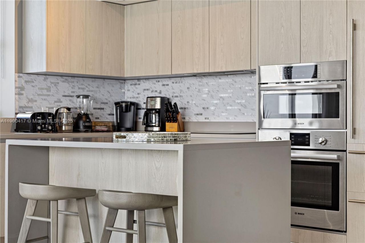 4010 S Ocean Dr, Unit R1701, Hollywood, FL 33019 Photo