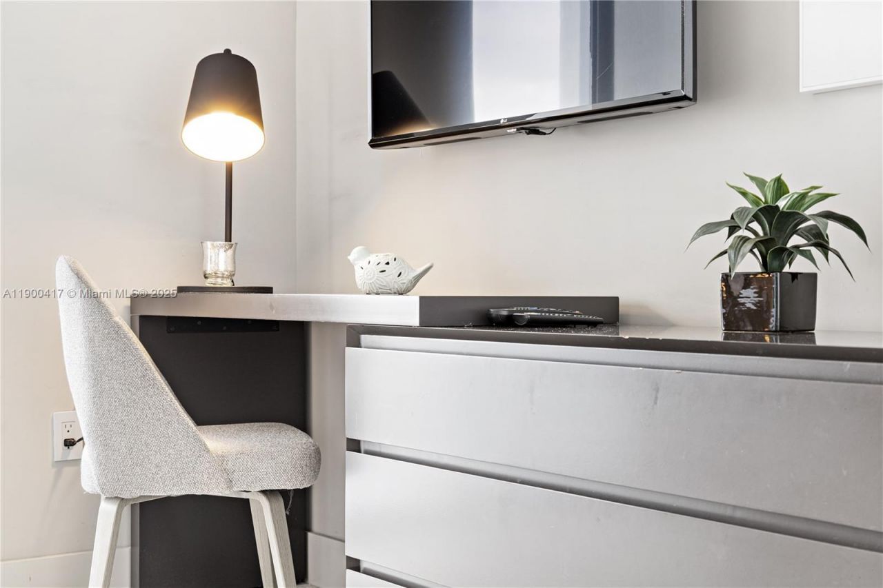 4010 S Ocean Dr, Unit R1701, Hollywood, FL 33019 Photo