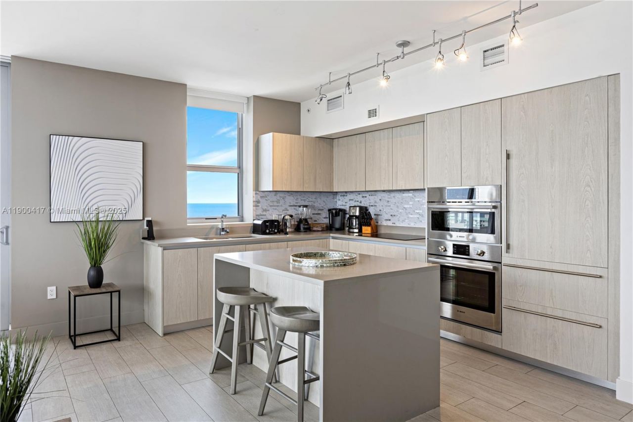 4010 S Ocean Dr, Unit R1701, Hollywood, FL 33019 Photo