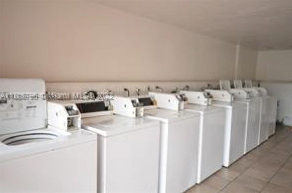 271 NW 177th St, Unit B-207, Miami Gardens, FL 33169 Photo