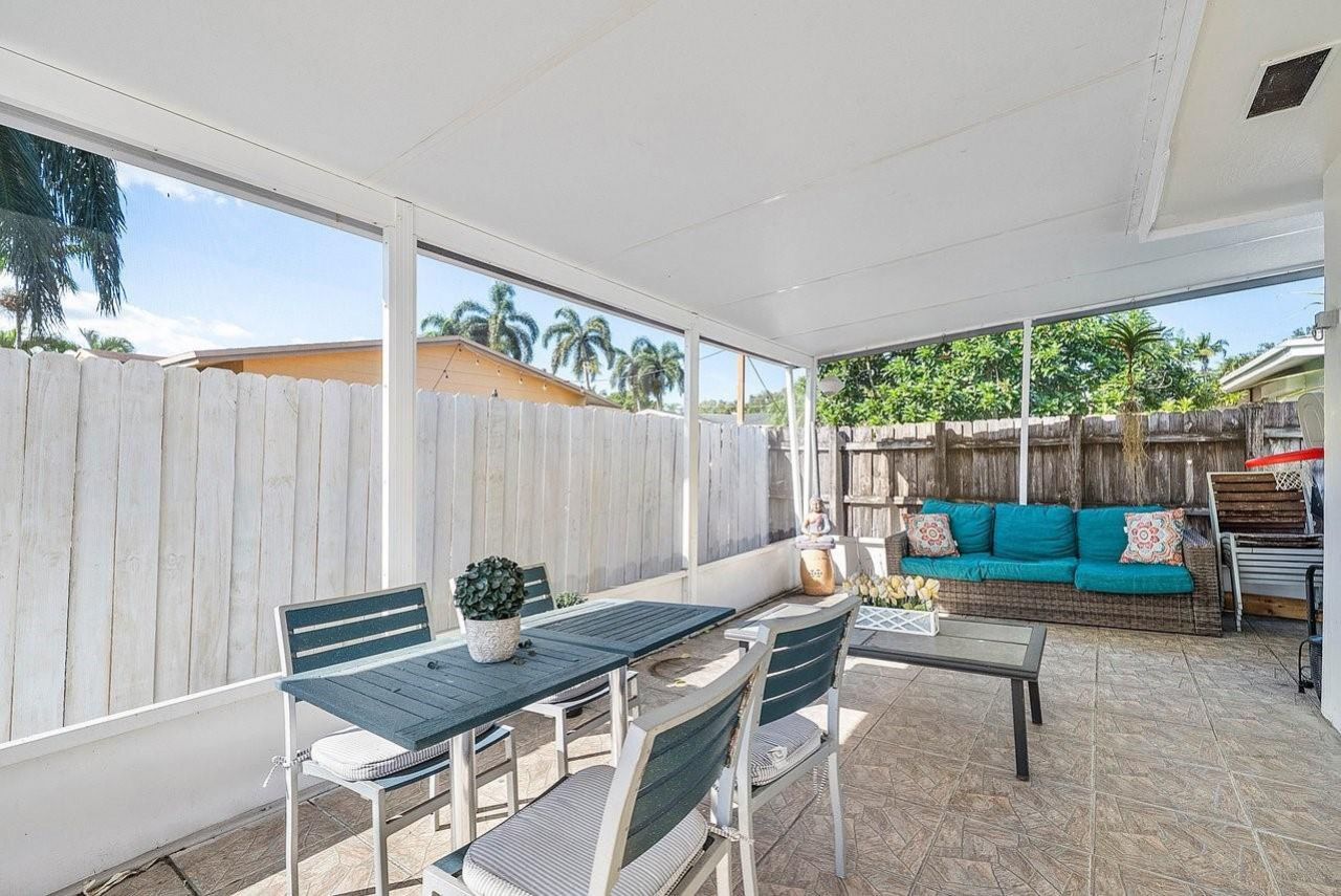 9040 NW 20th Street, Pembroke Pines, FL 33024 Photo