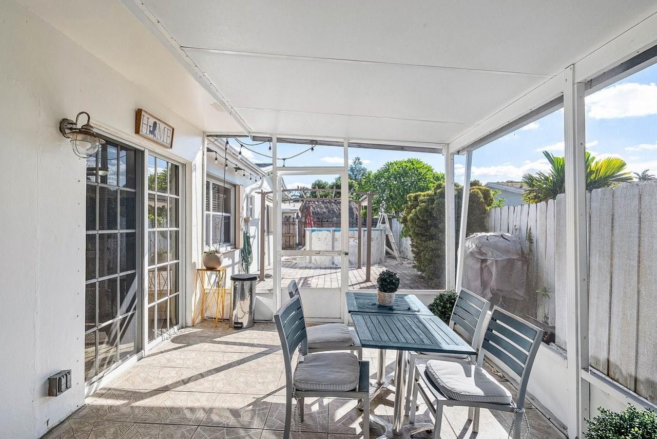 9040 NW 20th Street, Pembroke Pines, FL 33024 Photo