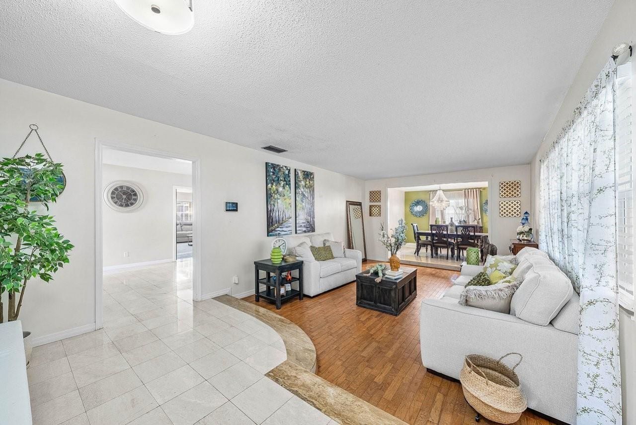 9040 NW 20th Street, Pembroke Pines, FL 33024 Photo