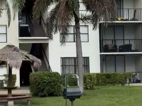 714 Executive Center Dr, Unit 25, West Palm Beach, FL 33401