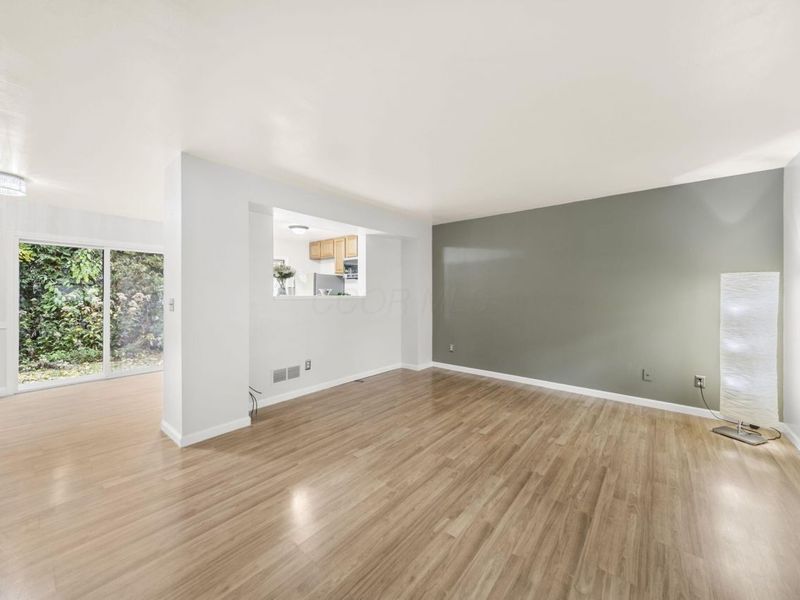 7685 Whitneyway Drive, Unit 17, Columbus, OH 43085 Photo 11