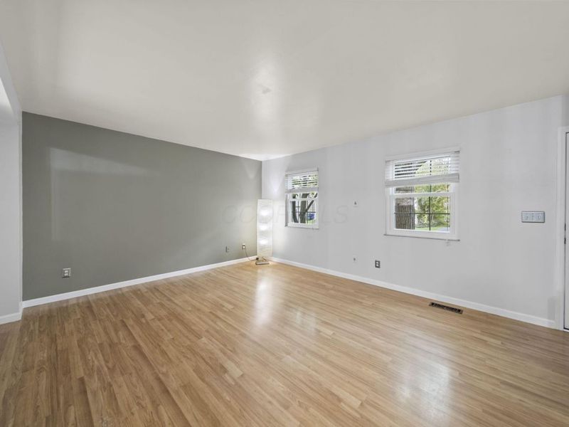 7685 Whitneyway Drive, Unit 17, Columbus, OH 43085 Photo 12