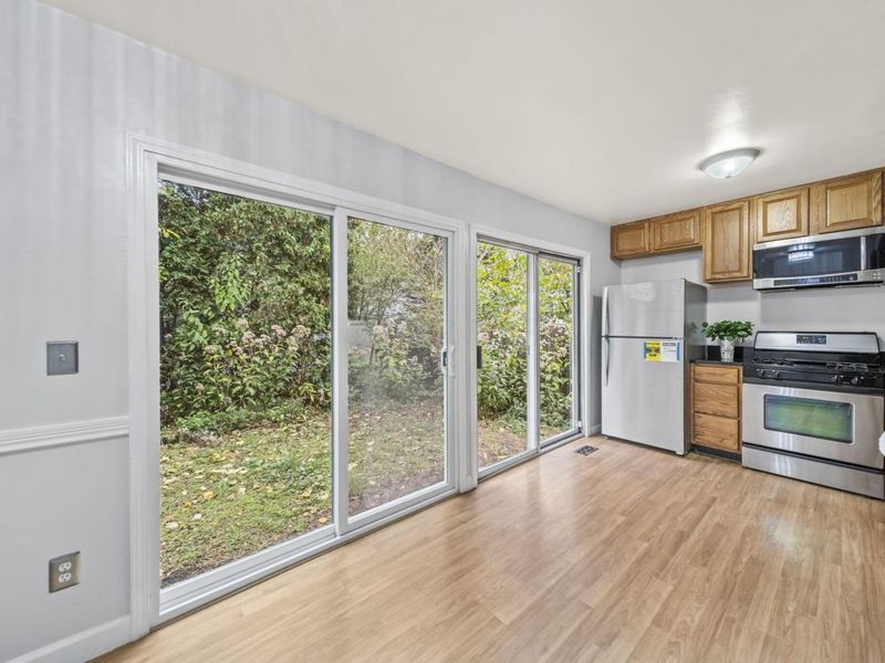 7685 Whitneyway Drive, Unit 17, Columbus, OH 43085 Photo 9