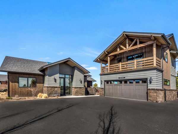 19110 Gateway Loop, Bend, OR 97702