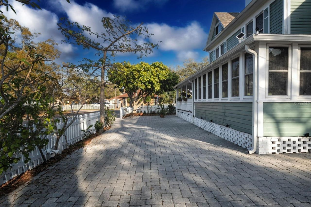 304 15th Street W, Bradenton, FL 34205 Photo