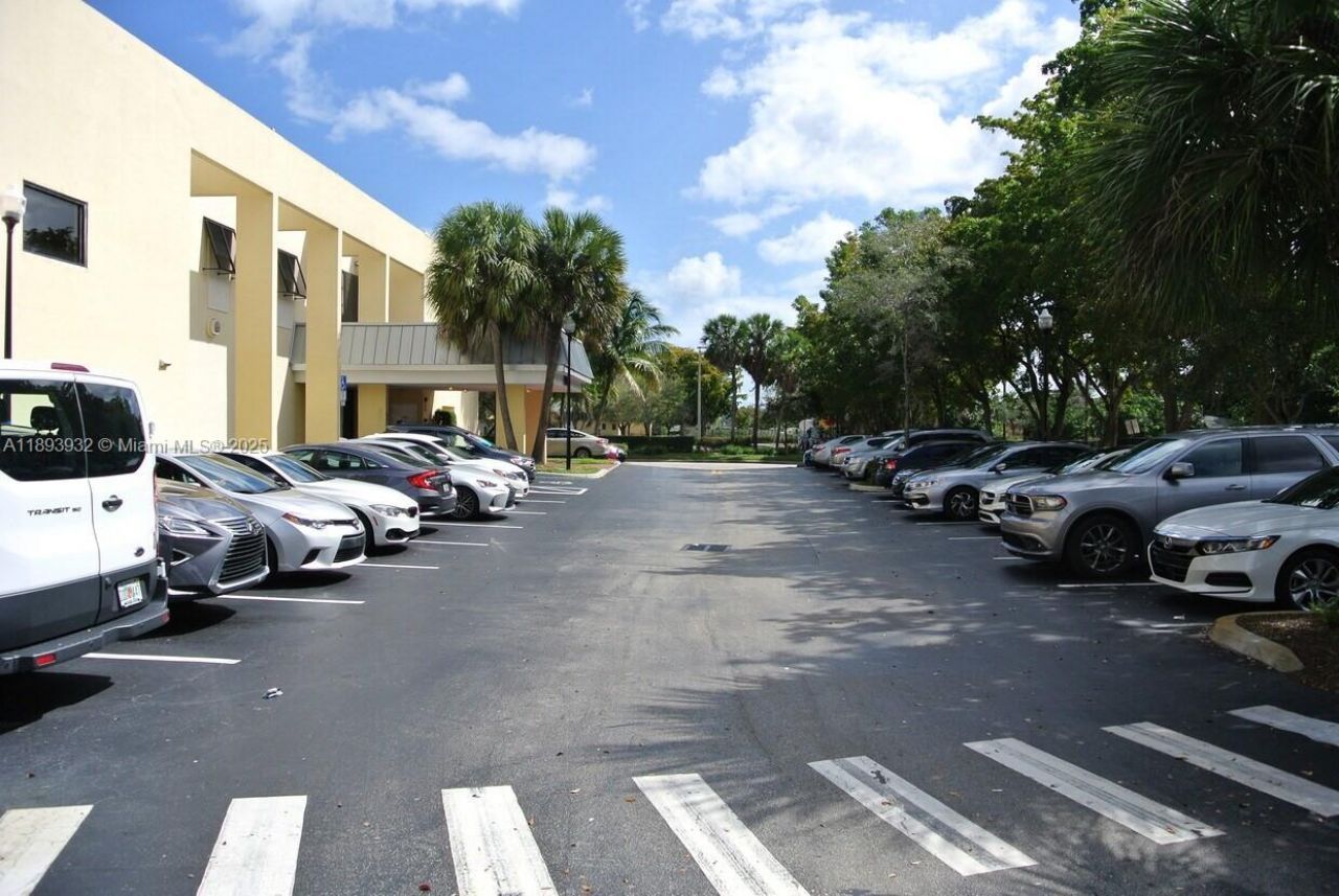 3800 W Broward Blvd, Plantation, FL 33312 Photo