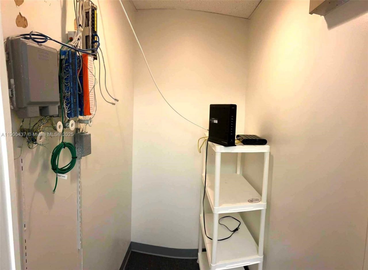 2727 E Oakland Park Blvd, Unit 300, Fort Lauderdale, FL 33306 Photo