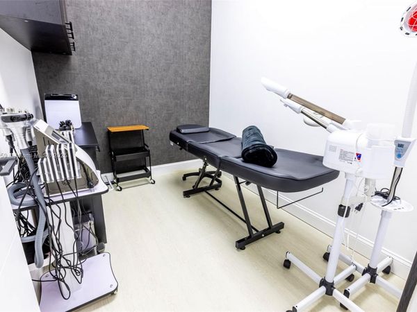 919 SW 122nd Ave, Miami, FL 33184