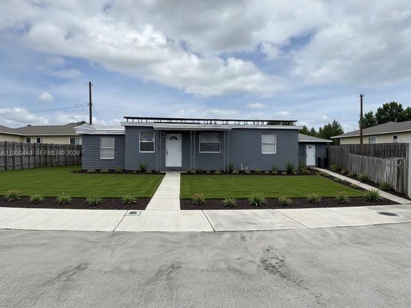 1885 NE 53rd St, Pompano Beach, FL 33064