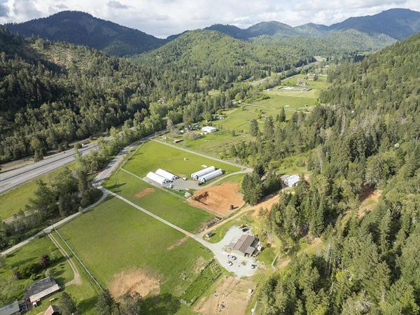 321 N Frontage Road, Wolf Creek, OR 97497