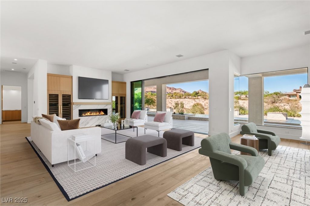 24 Soaring Bird Court, Las Vegas, NV 89135 Main Photo