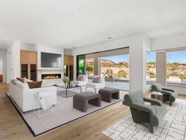 24 Soaring Bird Court, Las Vegas, NV 89135