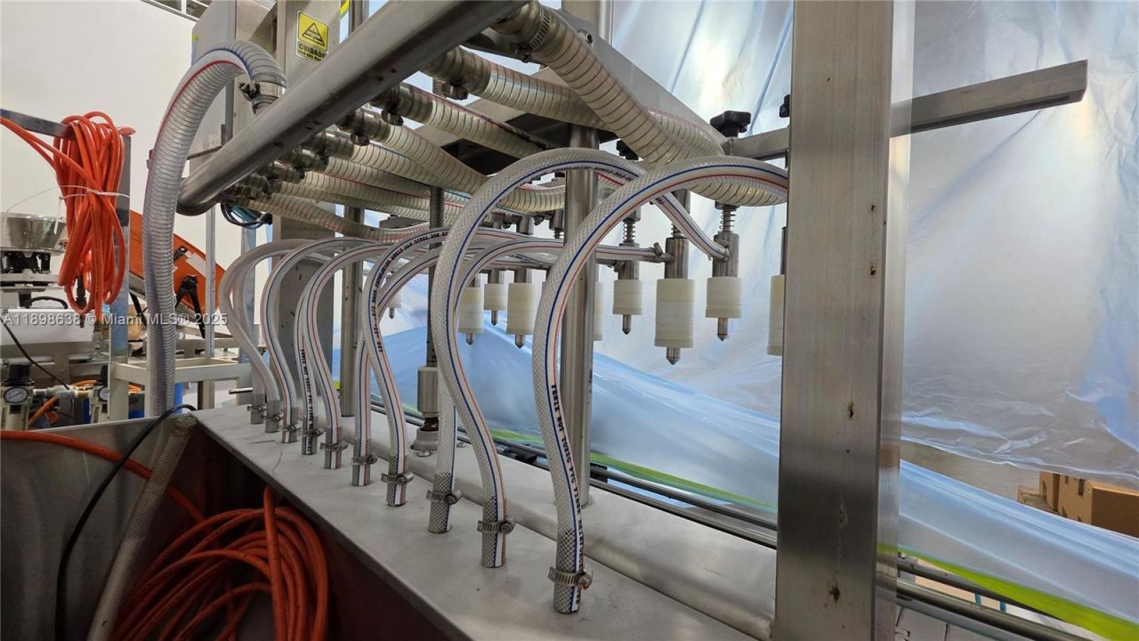 7762 NW 46th St, Doral, FL 33166 Photo