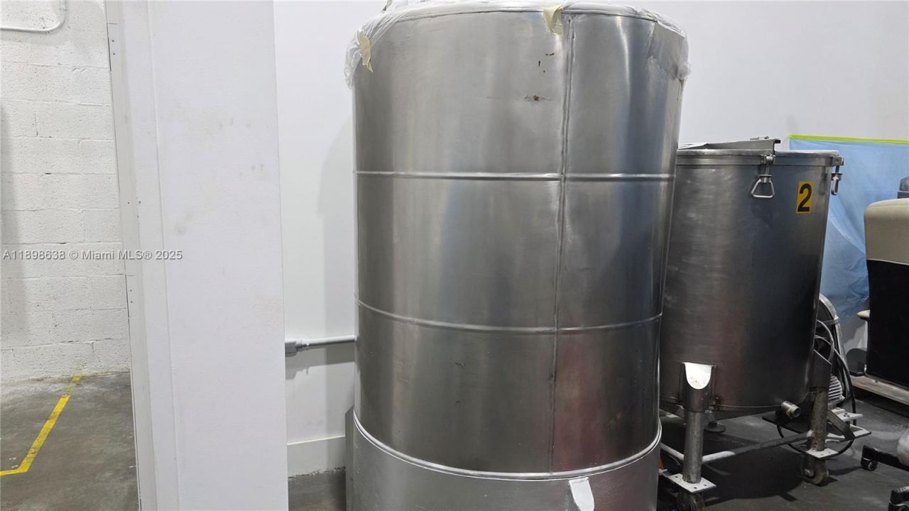 7762 NW 46th St, Doral, FL 33166 Photo