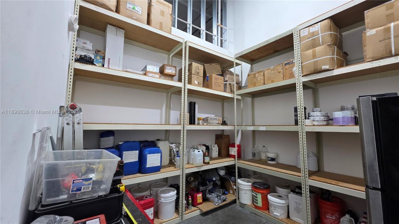 7762 NW 46th St, Doral, FL 33166 Photo