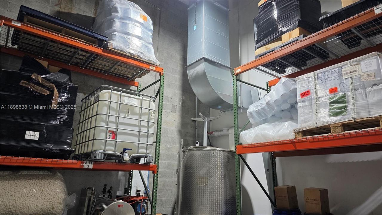 7762 NW 46th St, Doral, FL 33166 Photo