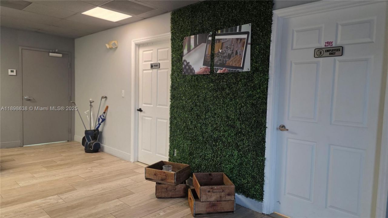 7762 NW 46th St, Doral, FL 33166 Photo