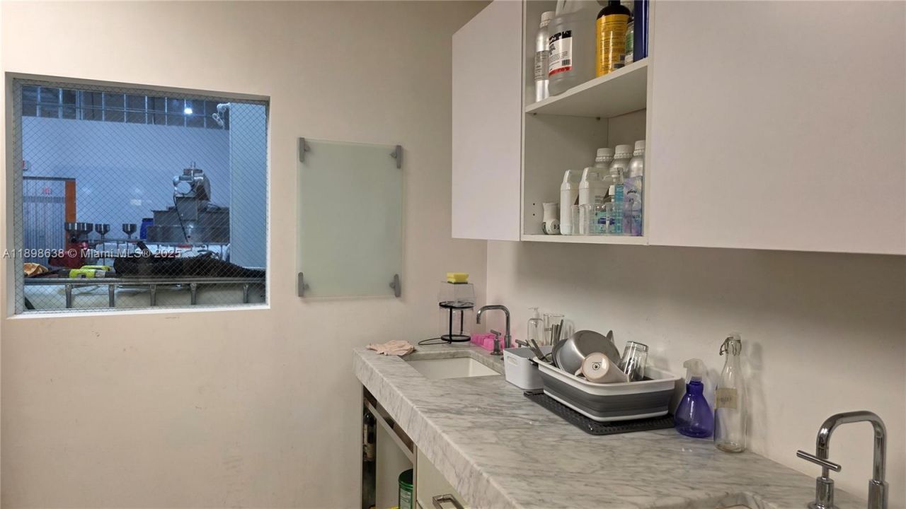 7762 NW 46th St, Doral, FL 33166 Photo