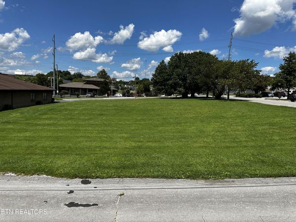 417 Clyde St, Knoxville, TN 37921