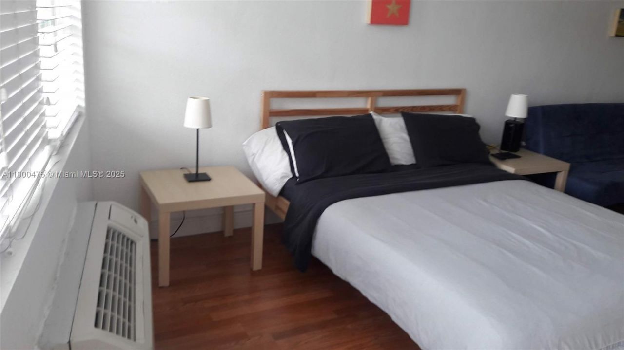 300 74th St, Unit 3, Miami Beach, FL 33141 Photo