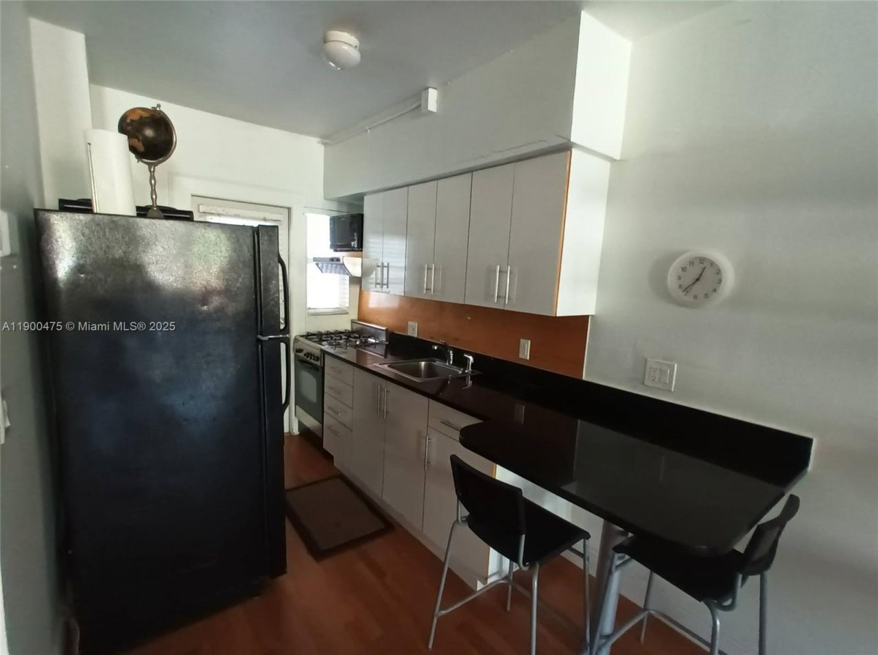 300 74th St, Unit 3, Miami Beach, FL 33141 Photo