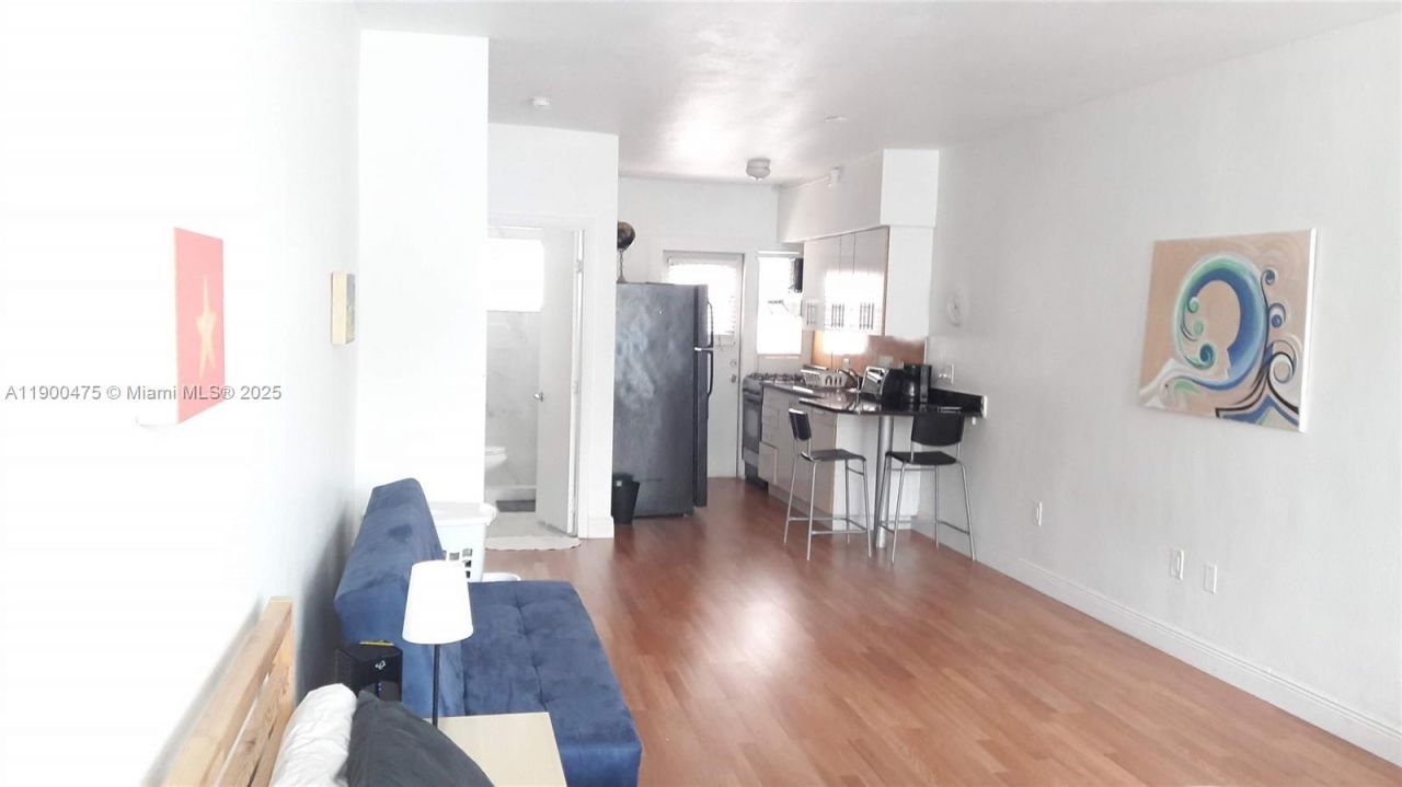 300 74th St, Unit 3, Miami Beach, FL 33141 Photo