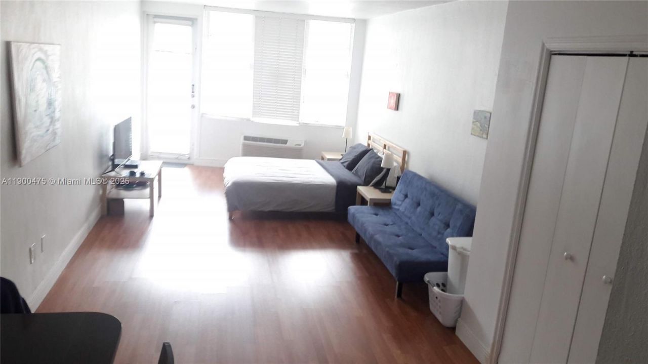 300 74th St, Unit 3, Miami Beach, FL 33141 Photo