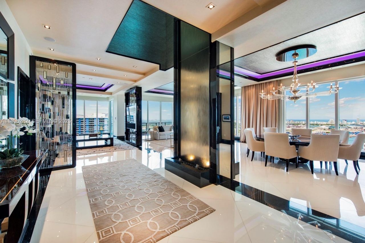 900 Brickell Key Blvd, Unit PH3403, Miami, FL 33131 Photo