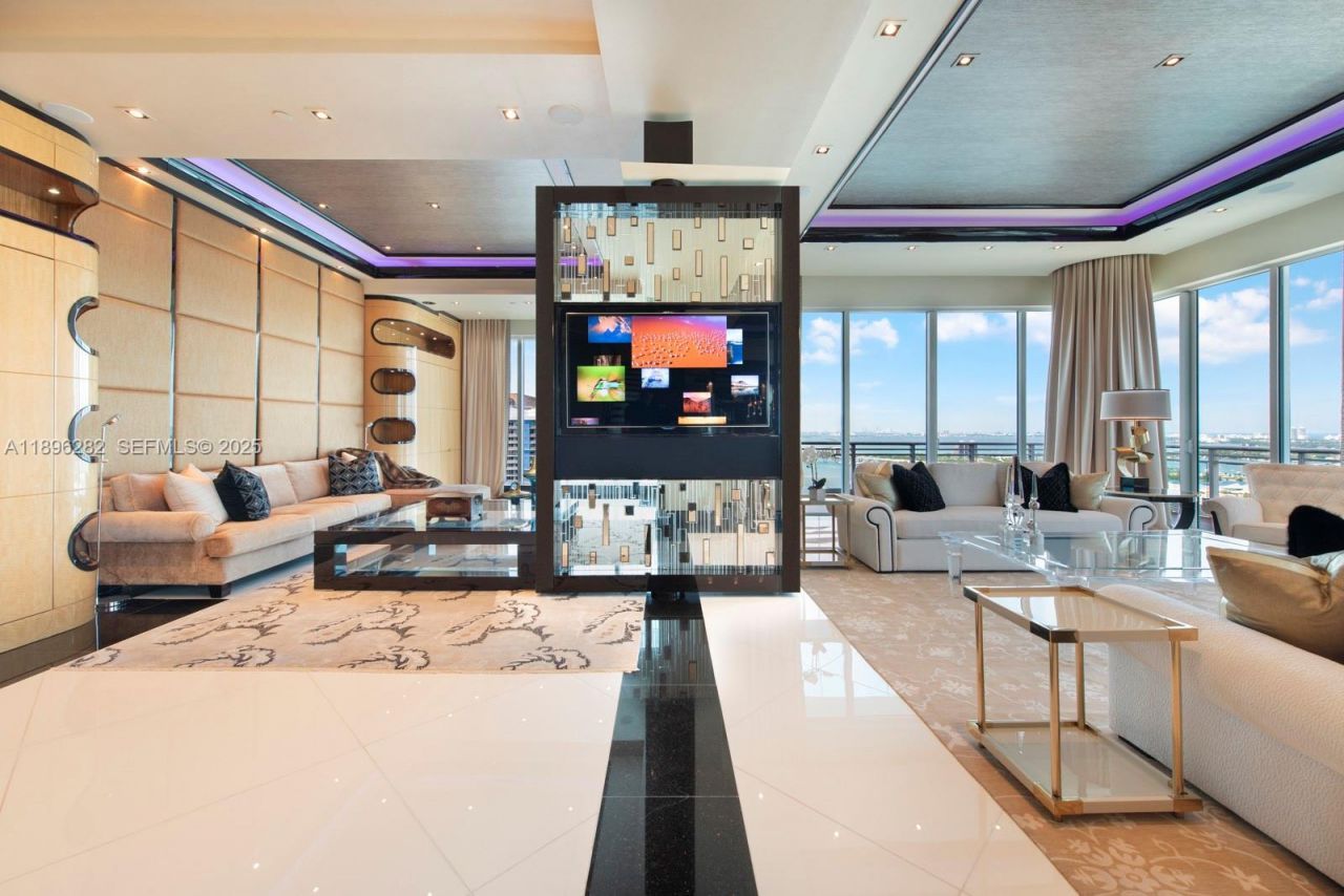 900 Brickell Key Blvd, Unit PH3403, Miami, FL 33131 Photo