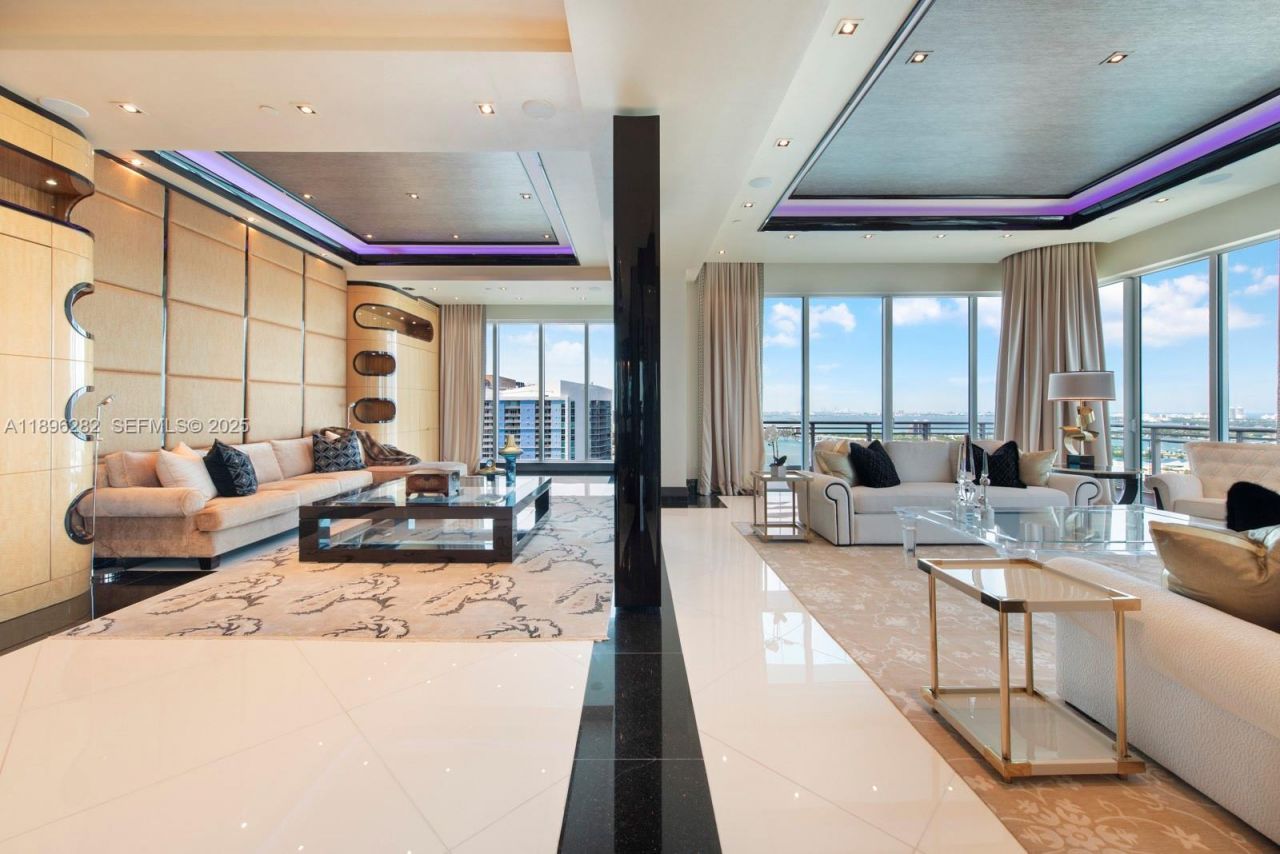 900 Brickell Key Blvd, Unit PH3403, Miami, FL 33131 Photo