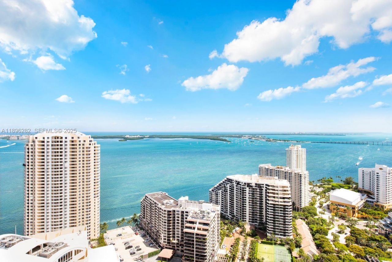 900 Brickell Key Blvd, Unit PH3403, Miami, FL 33131 Photo