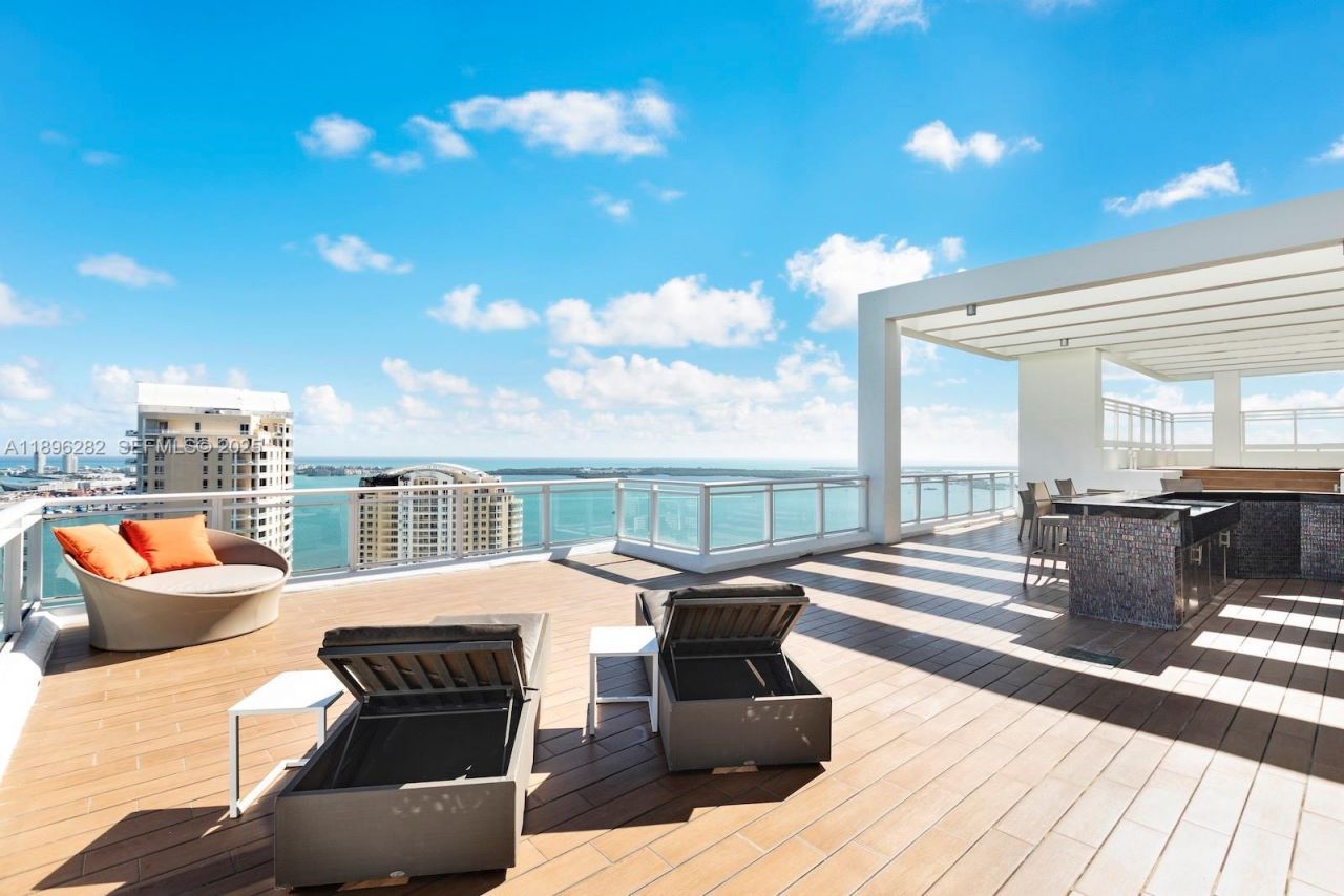 900 Brickell Key Blvd, Unit PH3403, Miami, FL 33131 Photo