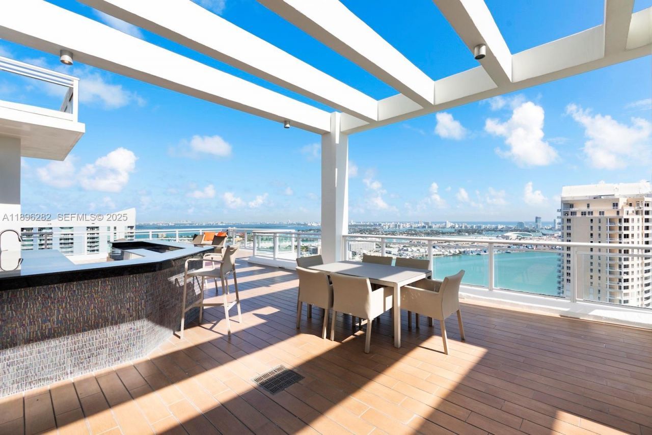 900 Brickell Key Blvd, Unit PH3403, Miami, FL 33131 Photo