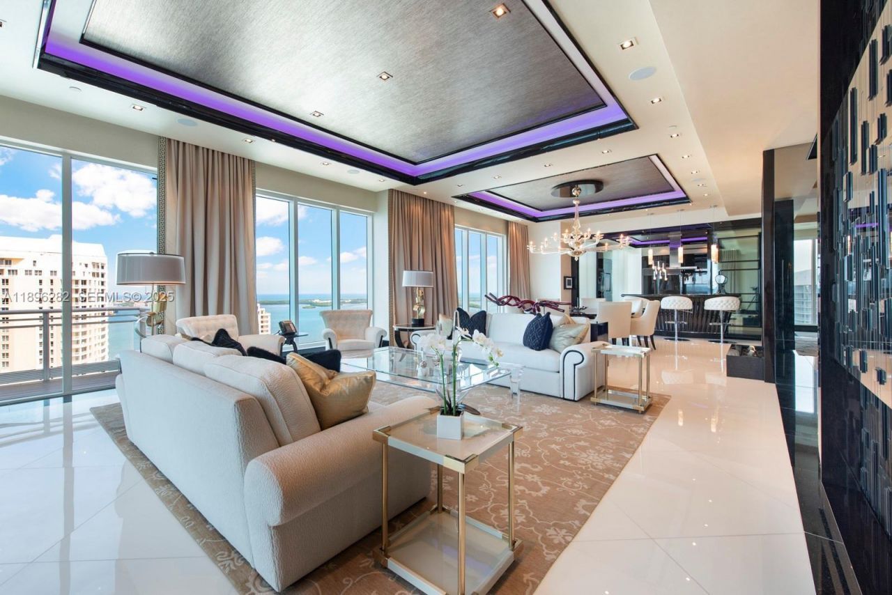 900 Brickell Key Blvd, Unit PH3403, Miami, FL 33131 Photo