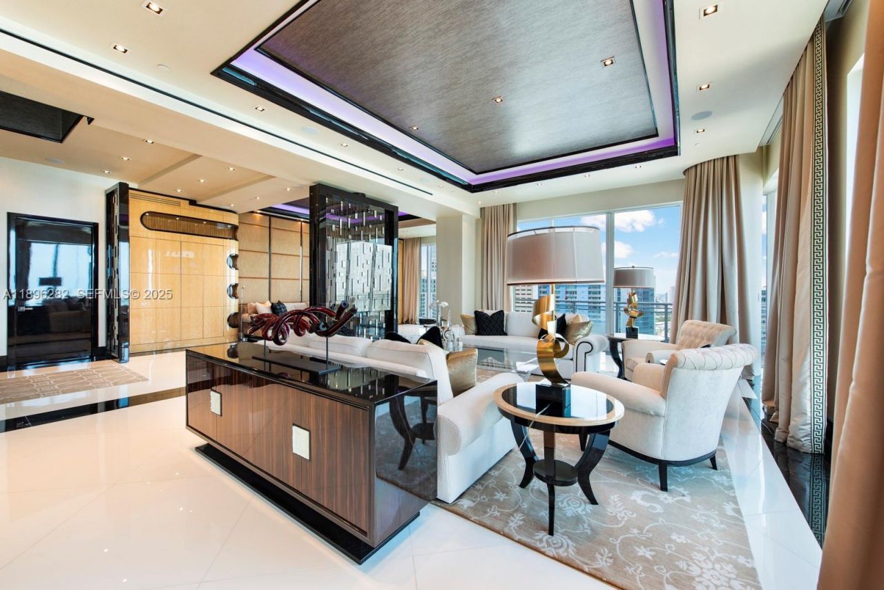 900 Brickell Key Blvd, Unit PH3403, Miami, FL 33131 Photo