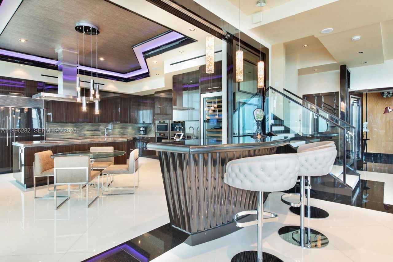 900 Brickell Key Blvd, Unit PH3403, Miami, FL 33131 Photo