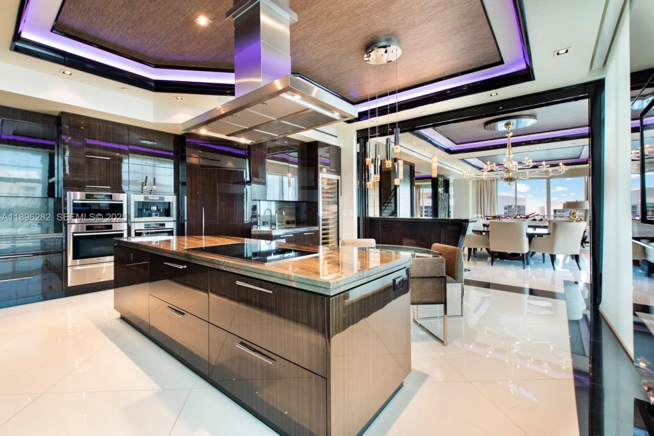 900 Brickell Key Blvd, Unit PH3403, Miami, FL 33131 Photo