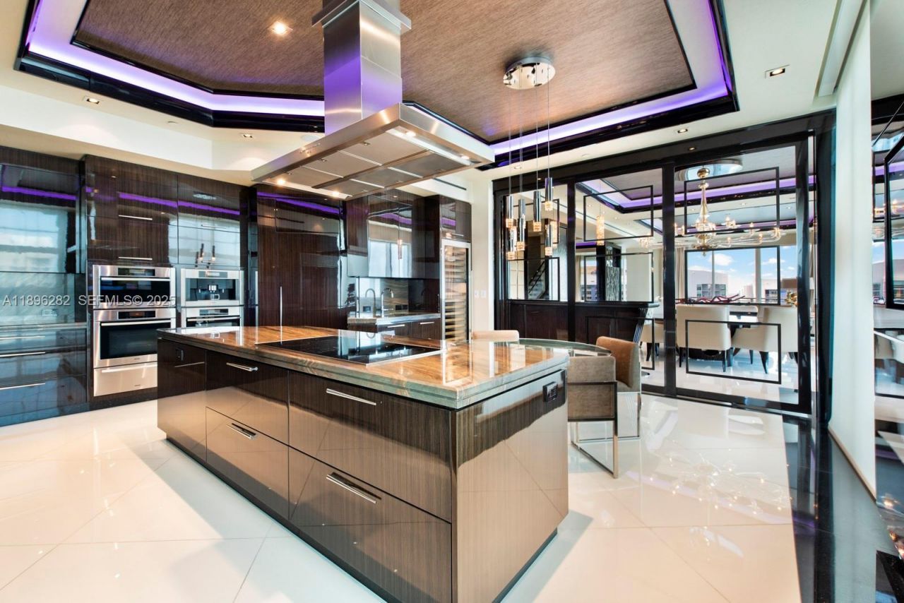 900 Brickell Key Blvd, Unit PH3403, Miami, FL 33131 Photo