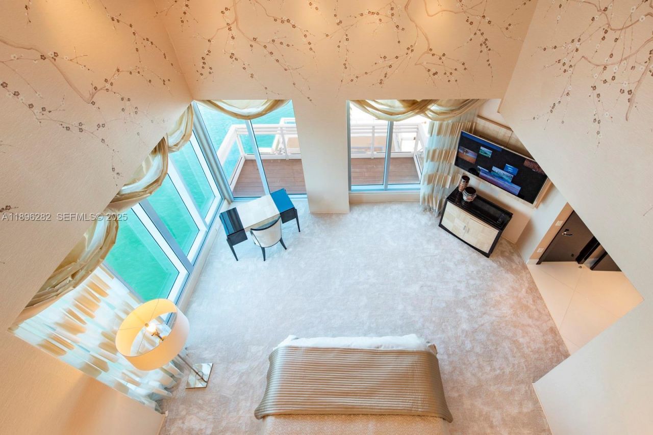 900 Brickell Key Blvd, Unit PH3403, Miami, FL 33131 Photo