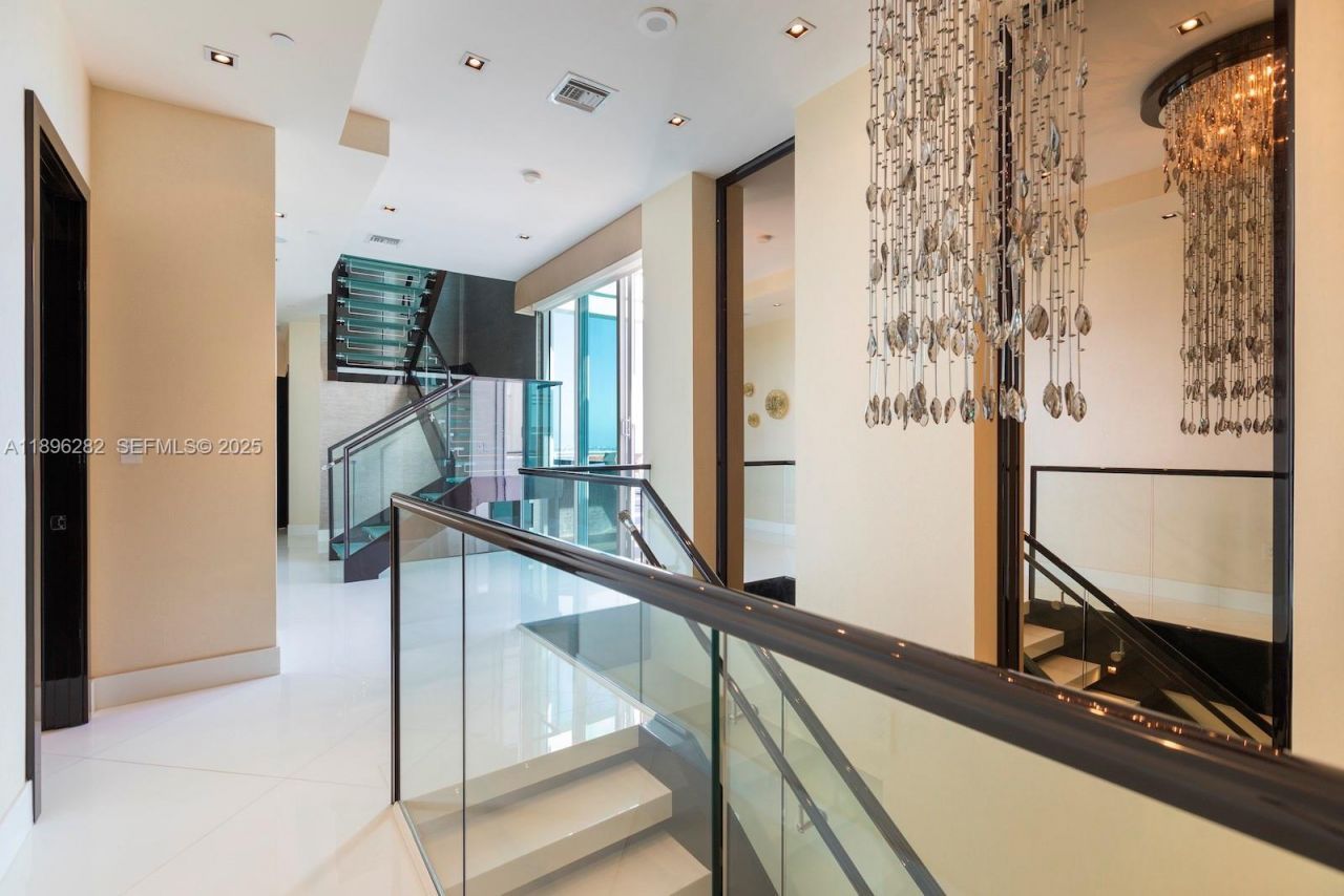 900 Brickell Key Blvd, Unit PH3403, Miami, FL 33131 Photo