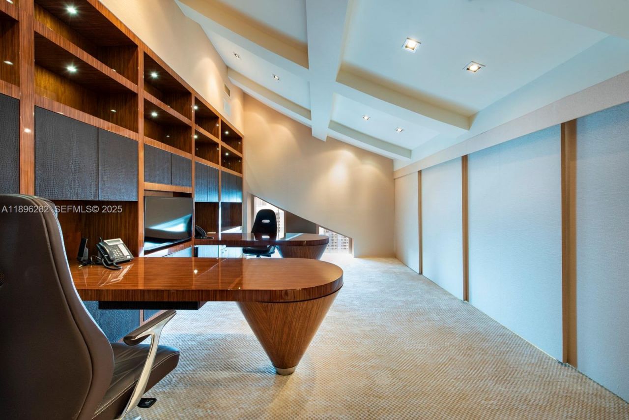 900 Brickell Key Blvd, Unit PH3403, Miami, FL 33131 Photo